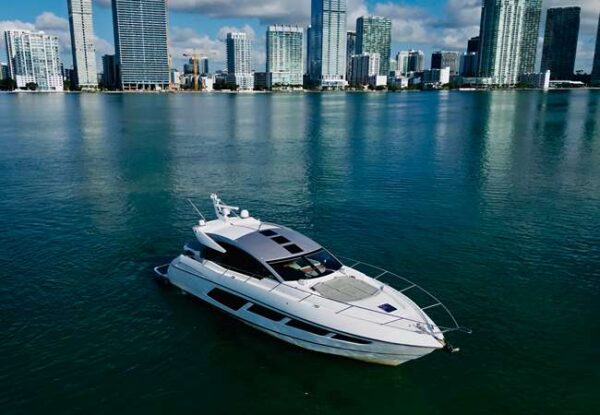 sunseeker-60ft-predator-enjoy-miami-yacht-rental