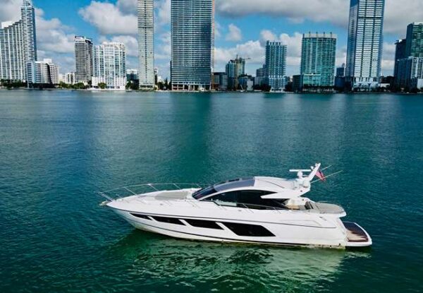 sunseeker-60ft-predator-enjoy-miami-yacht-rental