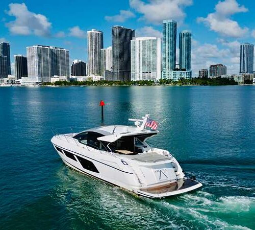 sunseeker-60ft-predator-enjoy-miami-yacht-rental