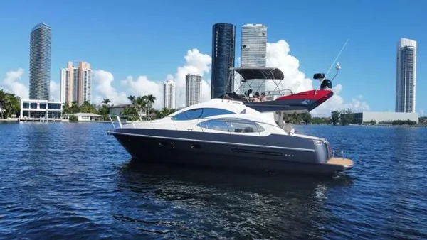 azimut-42-joker-I-enjoy-miami-yacht-rental