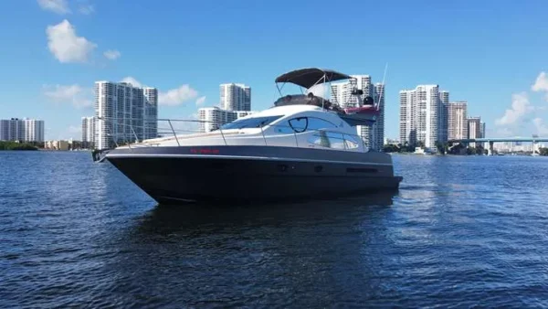 azimut-42-joker-I-enjoy-miami-yacht-rental