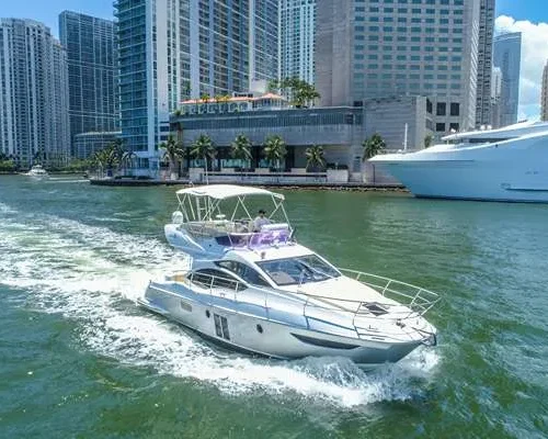 azimut-42-vinya-enjoy-miami-yacht-rental