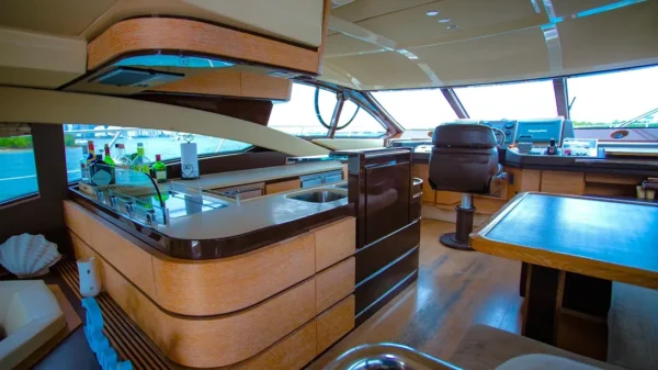 azimut-60-andiamo-enjoy-miami-yacht-rental-4