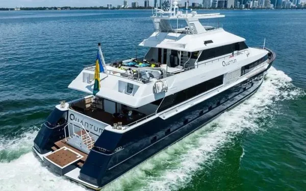 broward-125-quantum-enjoy-miami-yacht-rental