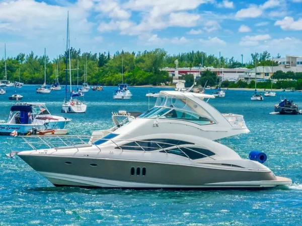 cruiser-48-remedy-enjoy-miami-yacht-rental