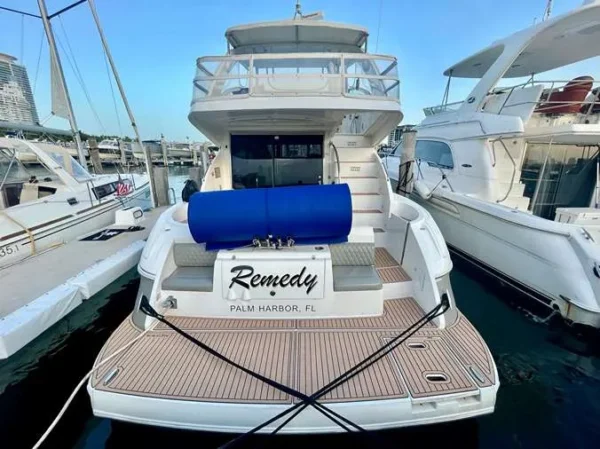 cruiser-48-remedy-enjoy-miami-yacht-rental