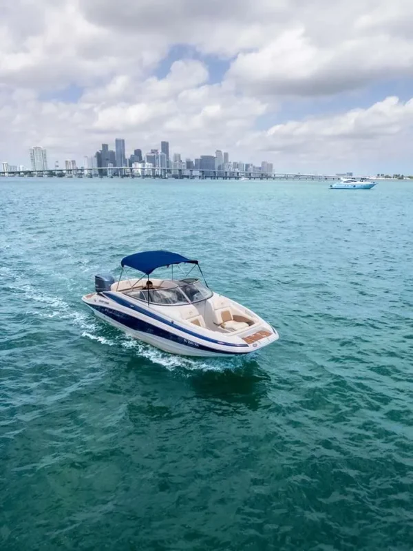 glory-daze-26-enjoy-miami-yacht-rental