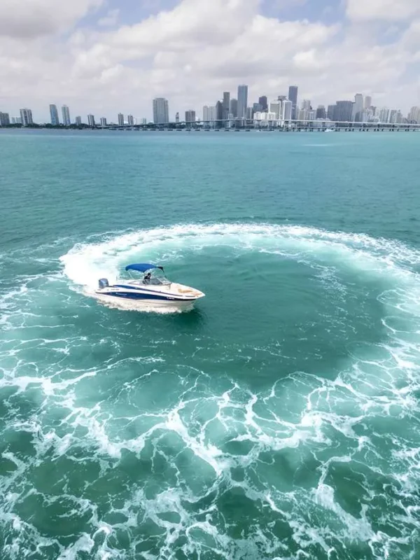 glory-daze-26-enjoy-miami-yacht-rental