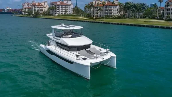 leopard-60-archipielago-ii-enjoy-miami-yacht-rental