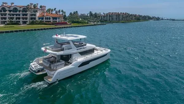 leopard-60-archipielago-ii-enjoy-miami-yacht-rental