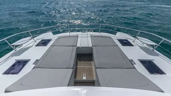 leopard-60-archipielago-ii-enjoy-miami-yacht-rental