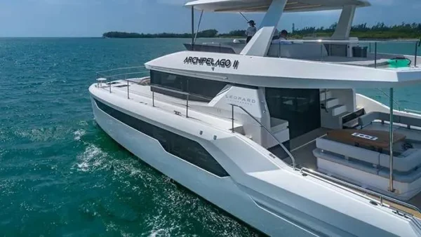 leopard-60-archipielago-ii-enjoy-miami-yacht-rental