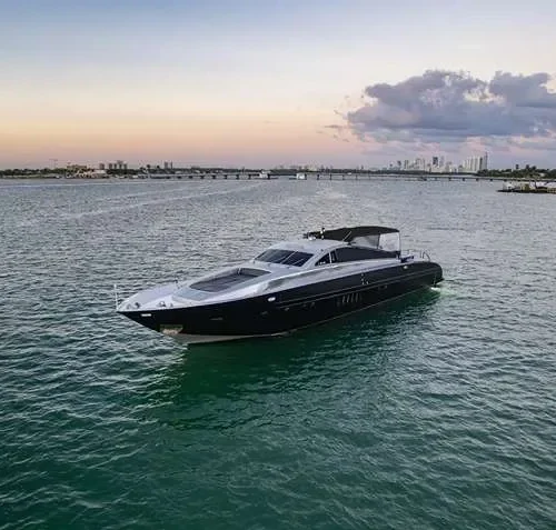 leopard-94-enjoy-miami-yacht-rental