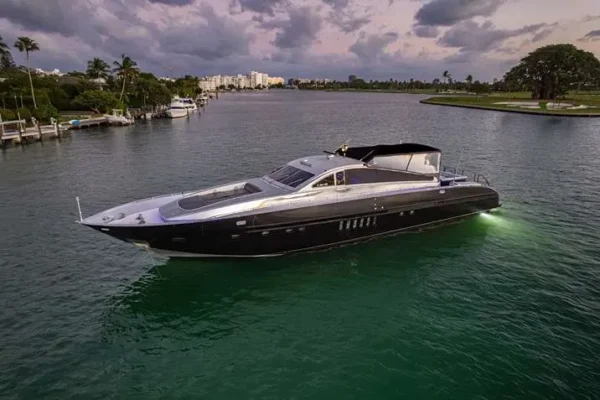 leopard-94-enjoy-miami-yacht-rental