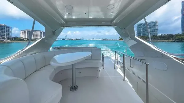 marquis-63-enjoy-miami-yacht-rental