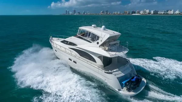 marquis-63-enjoy-miami-yacht-rental