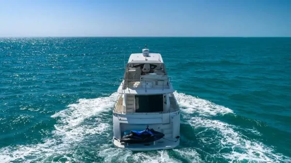 marquis-63-enjoy-miami-yacht-rental