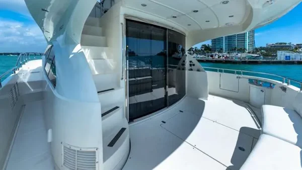 marquis-63-enjoy-miami-yacht-rental