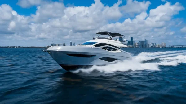 numarine-65-sebastian-enjoy-miami-yacht-rental