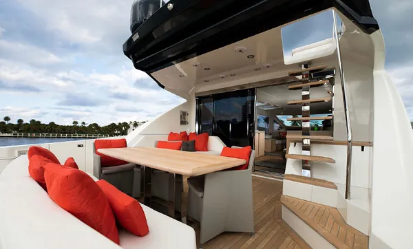 numarine-80-adonis-enjoy-miami-yacht-rental