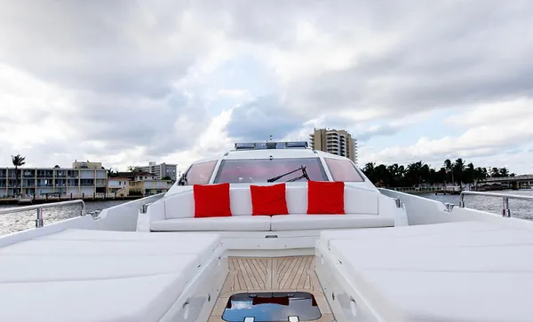 numarine-80-adonis-enjoy-miami-yacht-rental