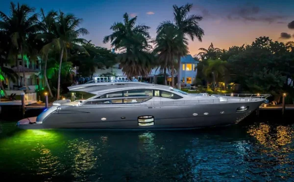 pershing-82-milagros-enjoy-miami-yacht-rental