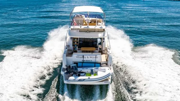 prestige-52-enjoy-miami-yacht-rental