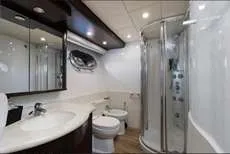 rodman-110-bathroom