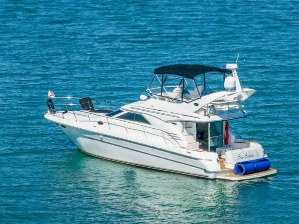 sea-ray-44-sea-senora-enjoy-miami-yacht-rental