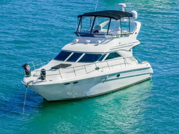 sea-ray-44-sea-senora-enjoy-miami-yacht-rental