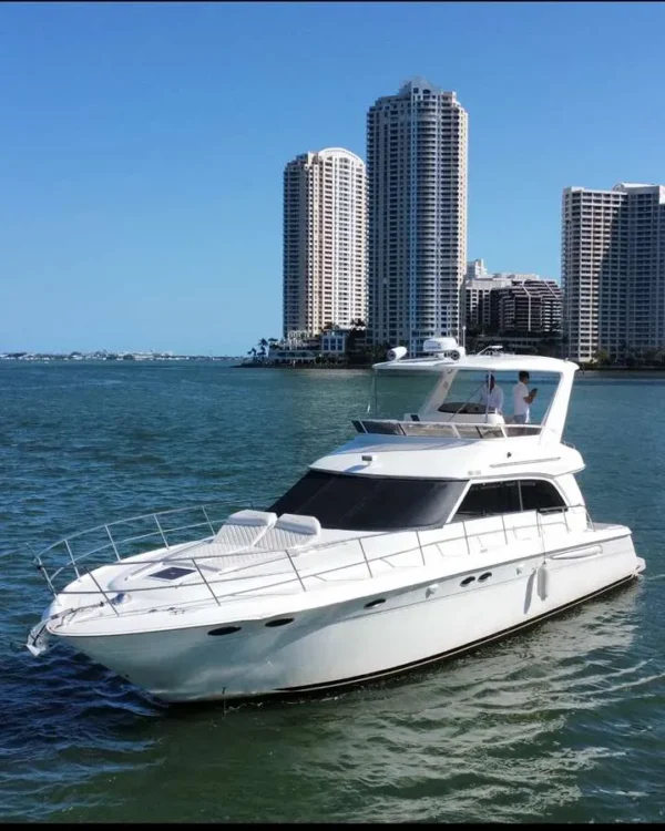 sea-ray-52-lfive-enjoy-miami-yacht-rental