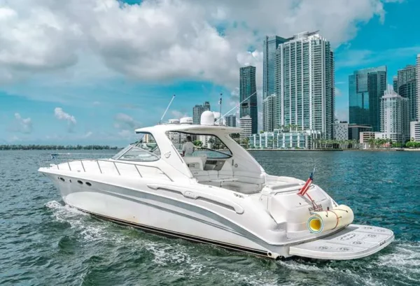 sea-ray-60-vice-iv-enjoy-miami-yacht-rental