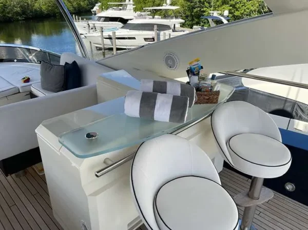 sunseeker-90-manhattan-enjoy-miami-yacht-rental