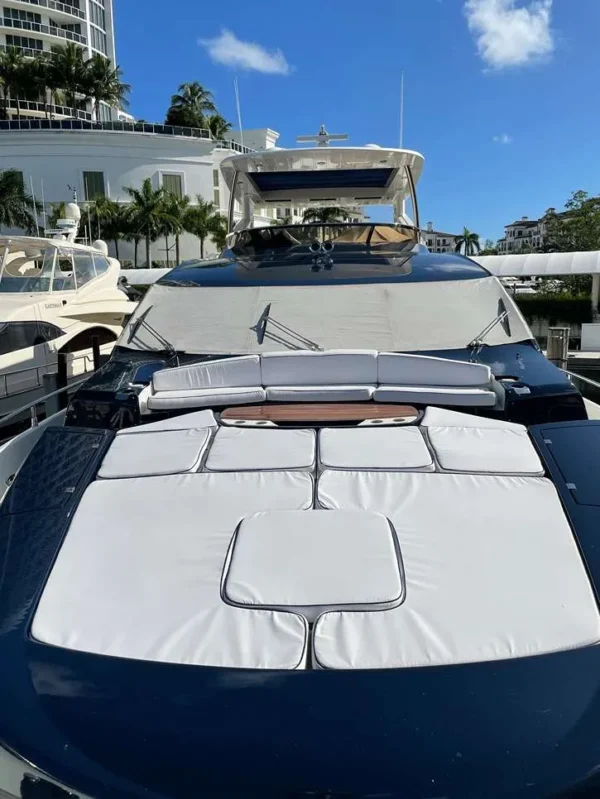 sunseeker-90-manhattan-enjoy-miami-yacht-rental