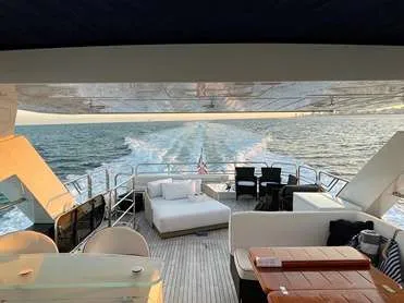 sunseeker-90-manhattan-enjoy-miami-yacht-rental