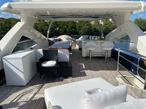 sunseeker-90-manhattan-enjoy-miami-yacht-rental