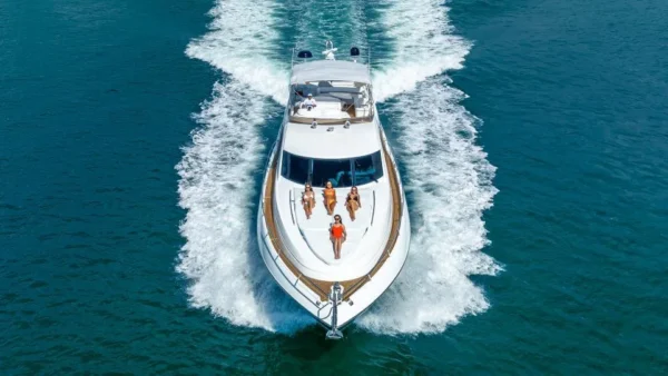 sunseeker-manhattan-74-giuli-enjoy-miami-yacht-rental