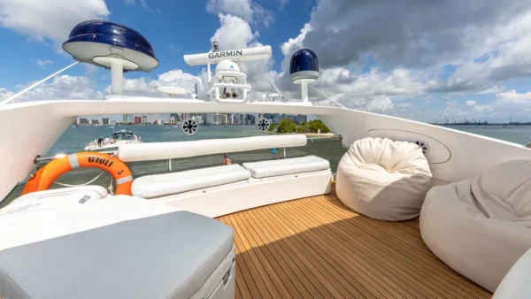 sunseeker-manhattan-74-giuli-enjoy-miami-yacht-rental